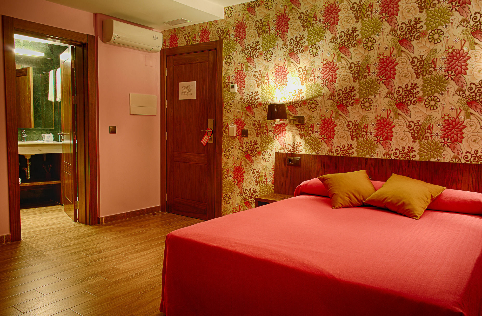 Le Petit Leon Hotell Exteriör bild